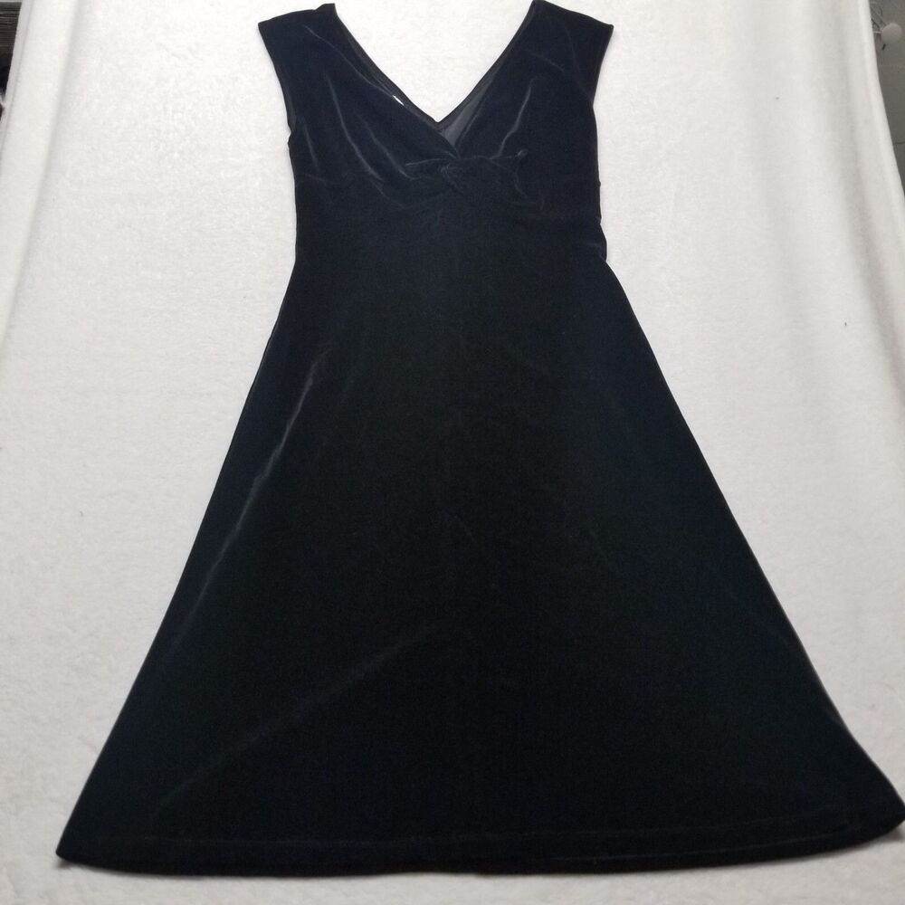 London Times 6 Dress A Line Black Velvet Double V Holiday Timeless Minimalist